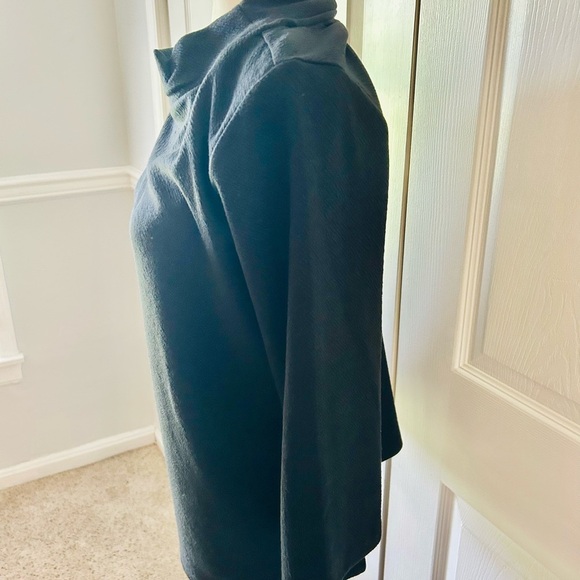 New shirt Investments woman’s size medium black top - Picture 3 of 5